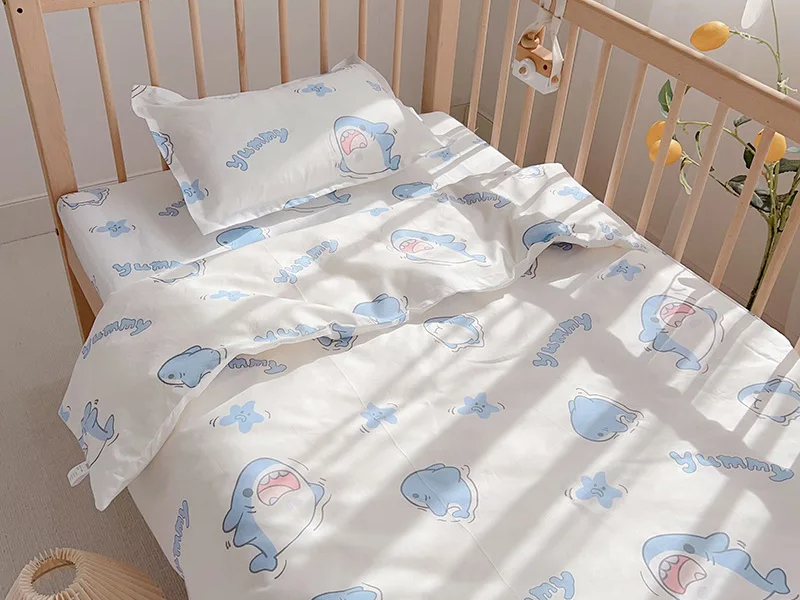 Set de Cama para Cuna Premium | Estampado Reactivo y Relleno de Seda