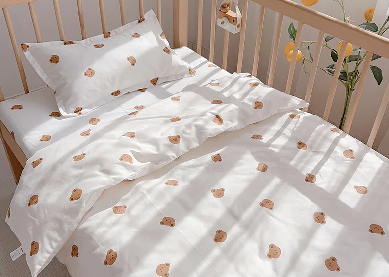 Set de Cama para Cuna Premium | Estampado Reactivo y Relleno de Seda