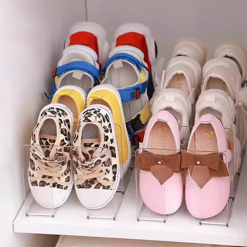 Organizador acrílico para zapatos.