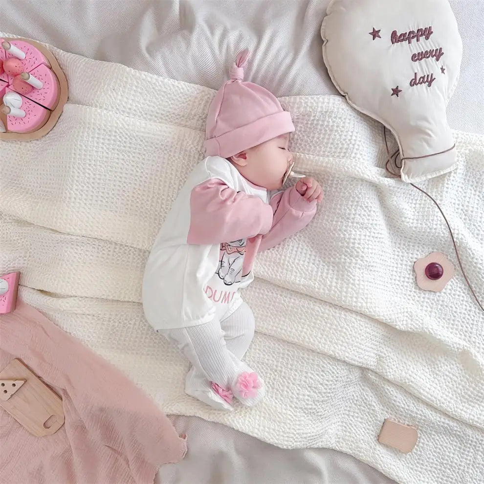 Colección Disney 3 Piezas| Mameluco Manga Larga, Gorro y Calcetines (3-18 meses)