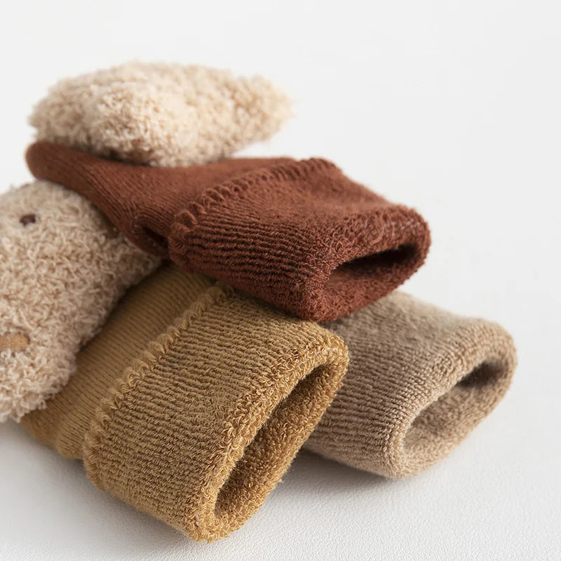 Calcetines de Suela Antideslizantes con Diseño de Osito - ¡Pies Calentitos y Seguros!