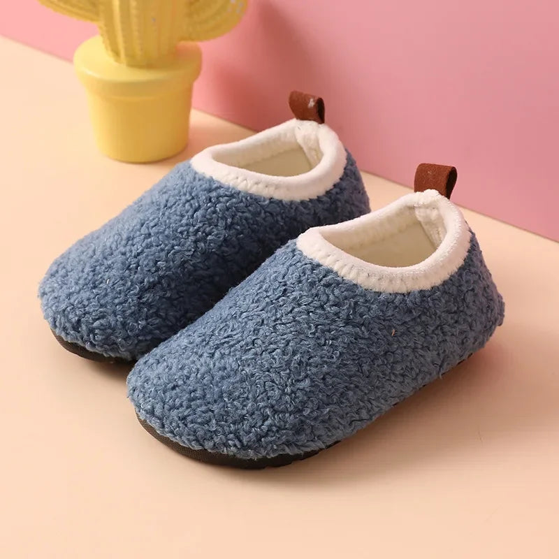 Pantuflas "Nube de Algodón" – Calidez y Seguridad para el Hogar (12M-10T)