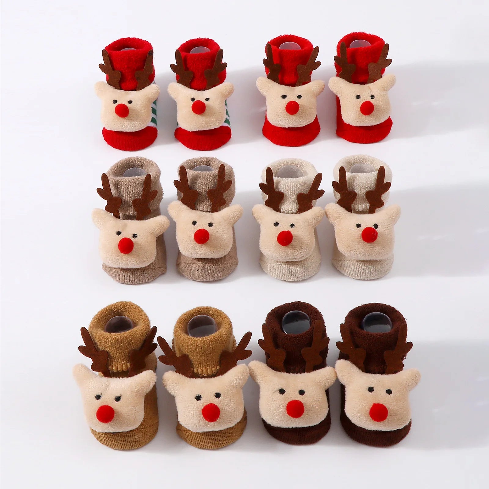 Calcetines Navideños Antideslizantes: La Magia y Seguridad en sus Primeros Pasos
