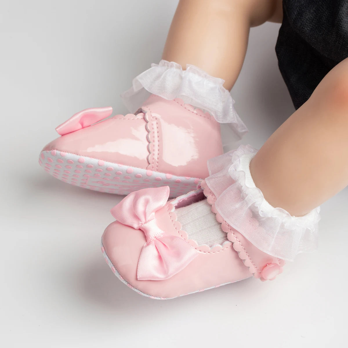 Zapatos Planos de Princesa: Lazo Clásico y Confort para Cuna
