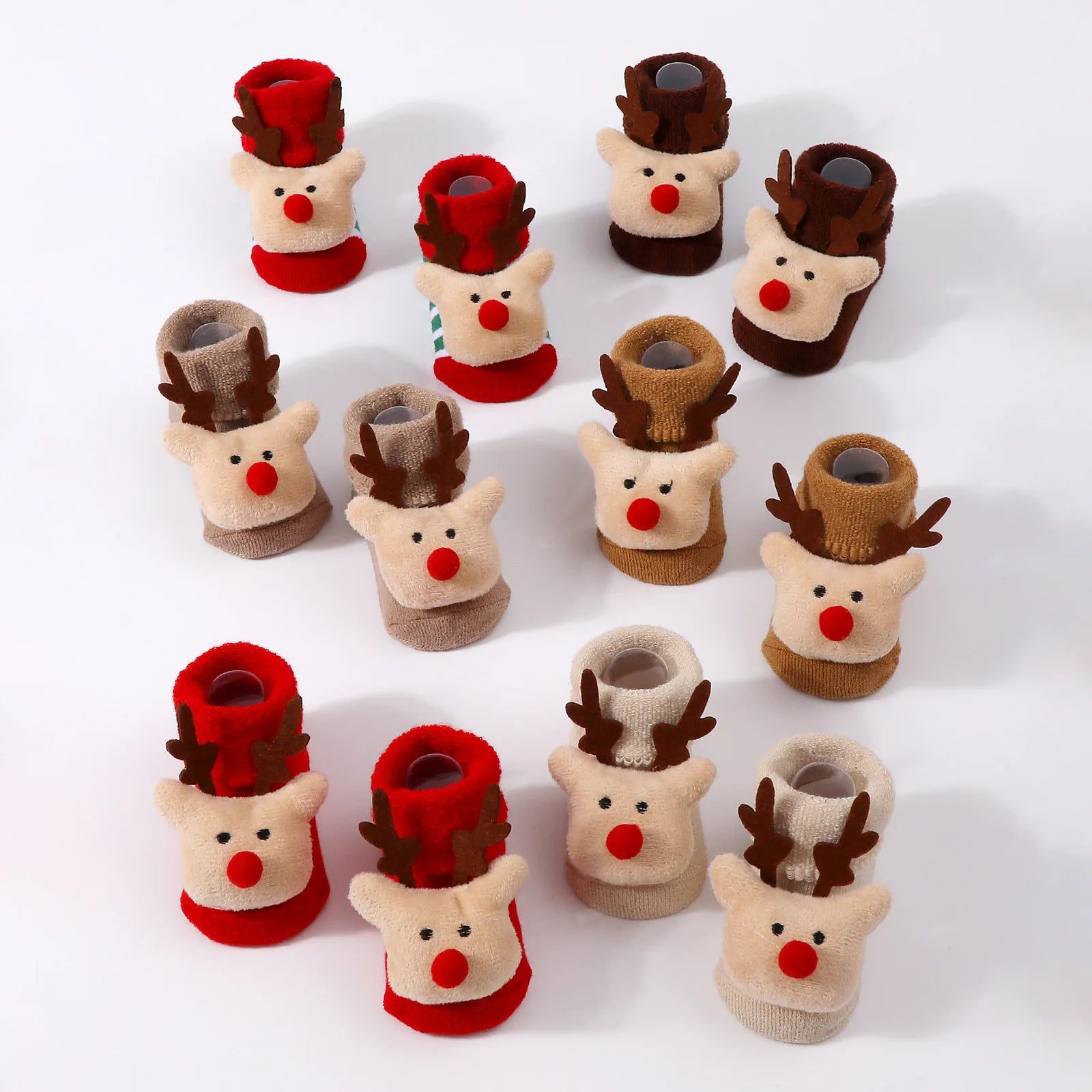 Calcetines Navideños Antideslizantes: La Magia y Seguridad en sus Primeros Pasos