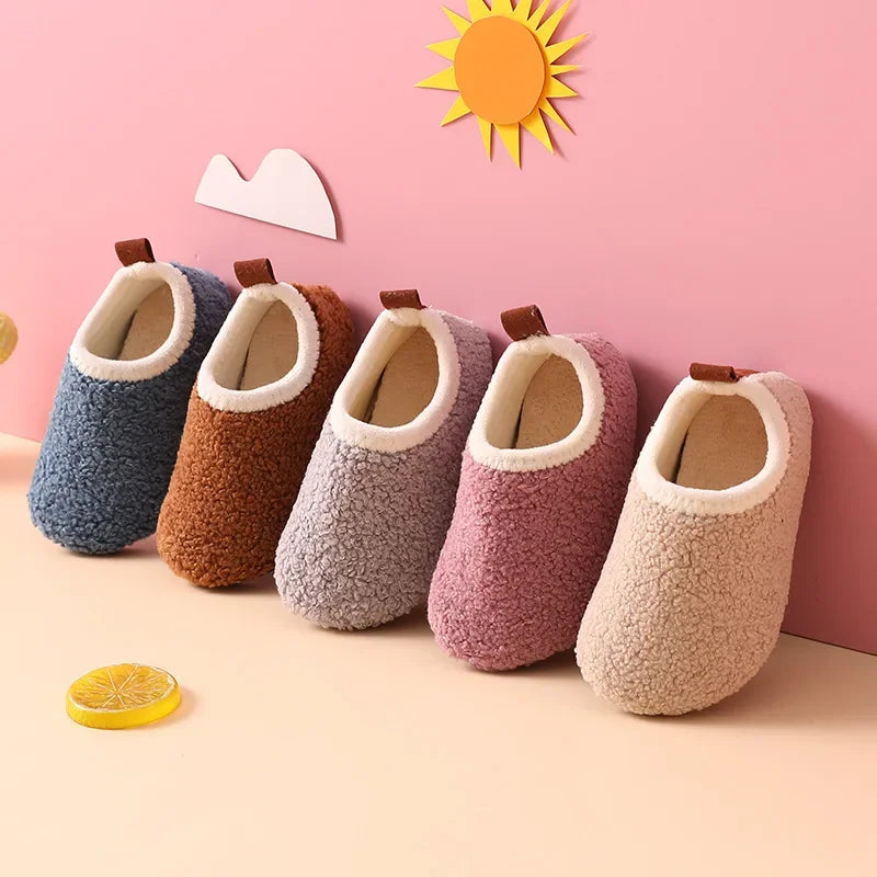Pantuflas "Nube de Algodón" – Calidez y Seguridad para el Hogar (12M-10T)