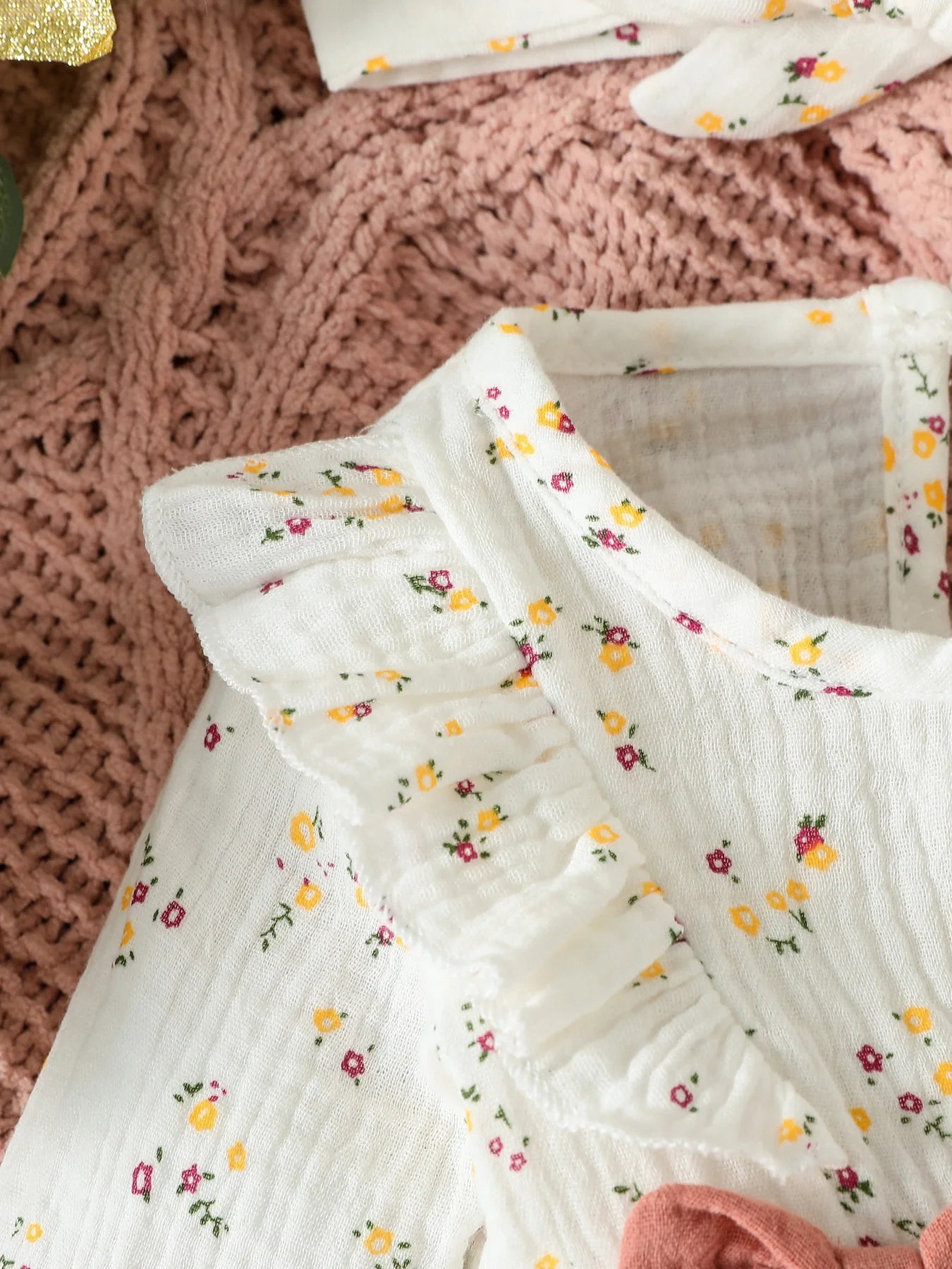 Mameluco de niña diseño Floral (0-6M): Comodidad 100% Algodón y Diadema a Juego