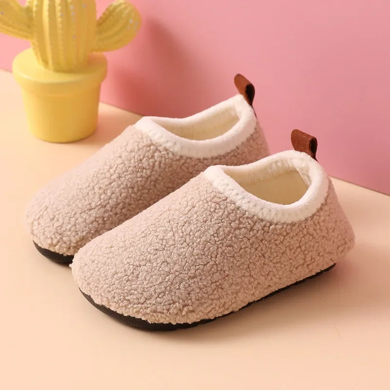 Pantuflas "Nube de Algodón" – Calidez y Seguridad para el Hogar (12M-10T)
