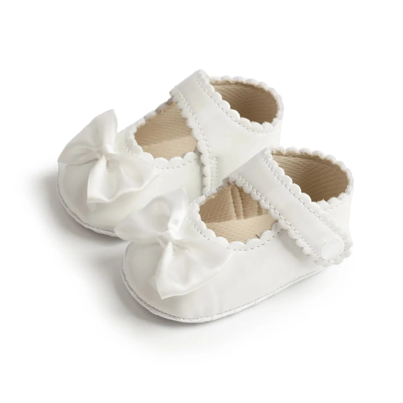 Zapatos Planos de Princesa: Lazo Clásico y Confort para Cuna