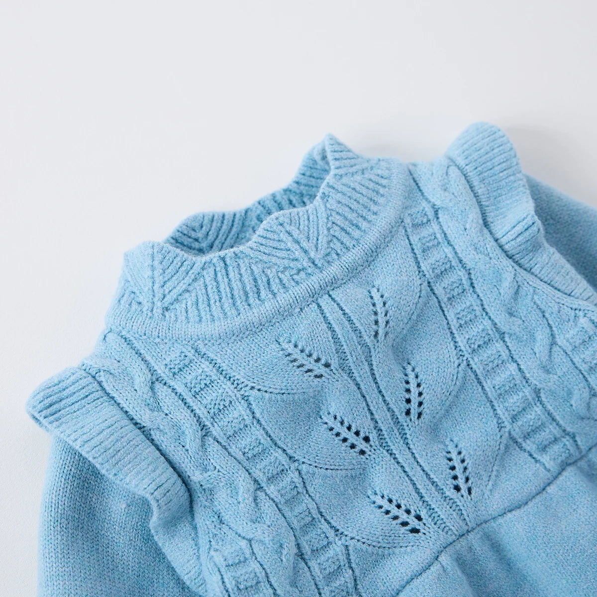 Vestido Tejido Calado para Bebé Niña| Dulzura y Estilo de Primavera  (0-18M)