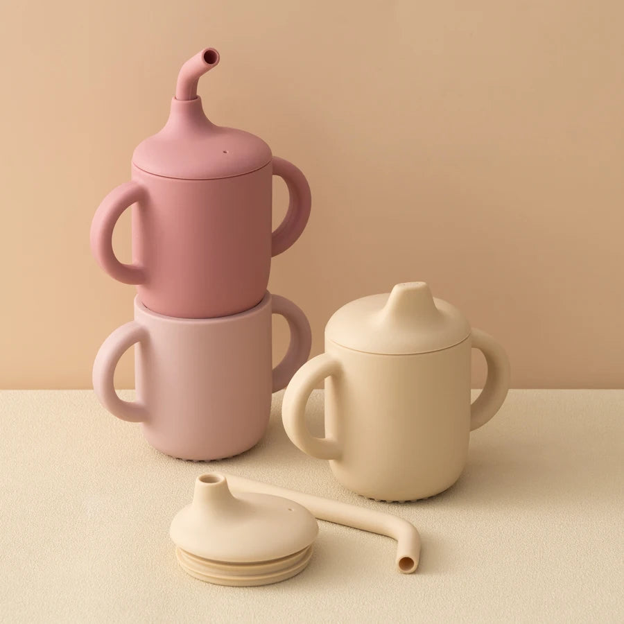 Taza Silicona con popote y tapa