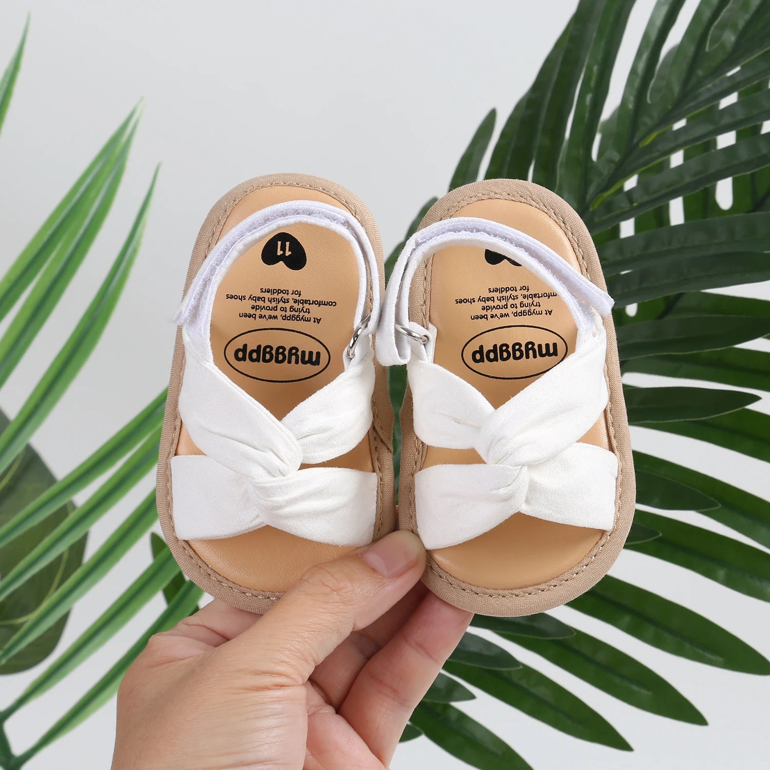 Sandalias de Lazo para Princesa: Primeros Pasos Seguros y Estilo Veraniego