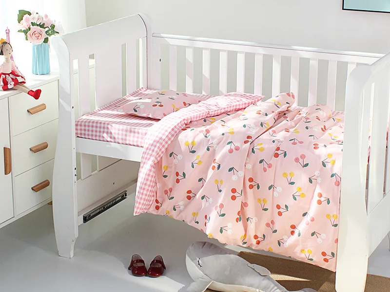 Set de Cama para Cuna Premium | Estampado Reactivo y Relleno de Seda